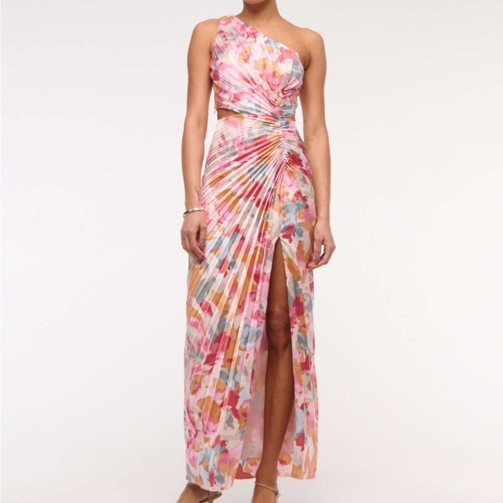 Cutout Pleat Maxi Dress